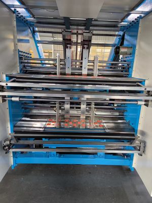 Automatyczny 150m/min silnik serwo wysokiej prędkości SFC 5ply Three In One Flute Litho Laminator