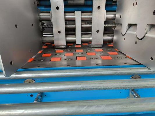 Zaawansowana technologia Maszyna do laminacji płytki o dużej prędkości z dużym rolkiem aniloxowym ze stali nierdzewnej i systemem klejów cyrkularnych