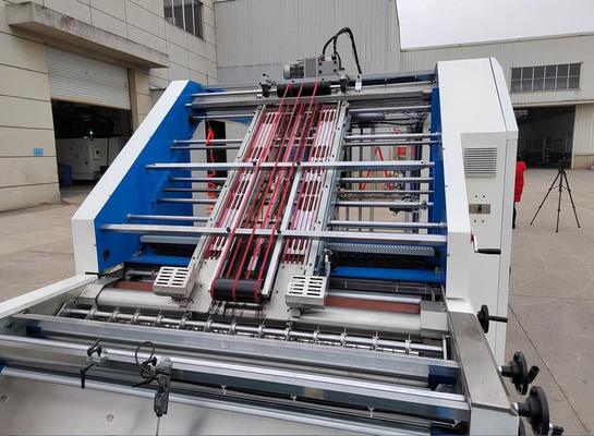 System zasilania elektrycznego Automatyczna maszyna laminacyjna z fletem Zaprojektowana do grubości papieru 150 do 800 gm i minimalnego rozmiaru arkusza 400X380 mm
