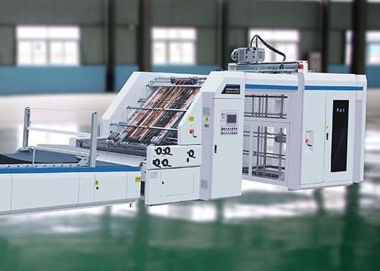 150 m / min Automatyczny laminator litowy 1700 x 1700 mm Wklejanie tektury falistej Sterowanie serwomotorem